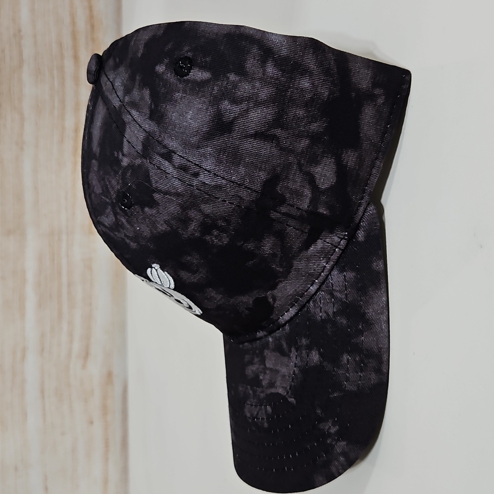 NWT Disney Halloween Mickey Pumpkin Black Tie Dye Glow in the Dark Hat - Picture 4 of 8